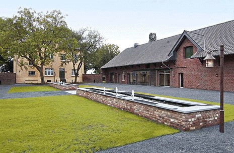 Hofanlage des Krematoriums im denkmalgeschützten Gutshof
