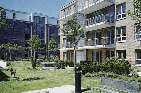 Wohnanlage mit 115 Wohnungen und begrüntem Innenhof
